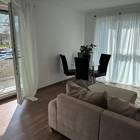 Exklusives Apartment Fuer 5 Personen In Der Naehe Von Frankfurt Hanau Exterior photo